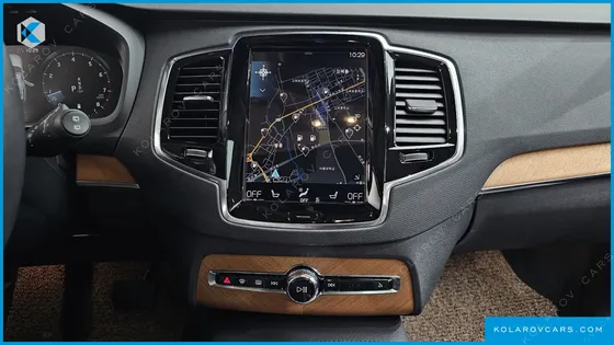 VOLVO XC90 B6 MOMENTUM
