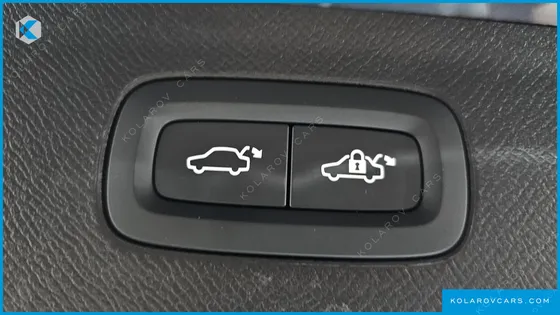 VOLVO XC90 B6 MOMENTUM