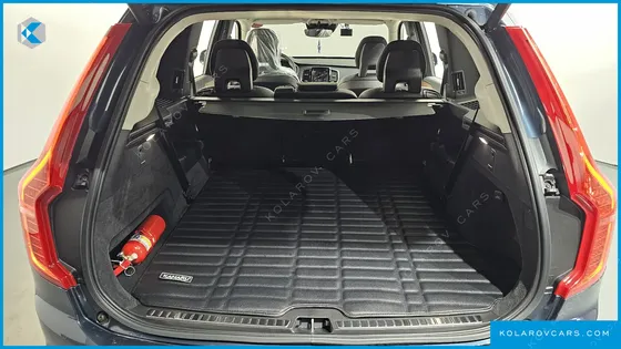 VOLVO XC90 B6 MOMENTUM