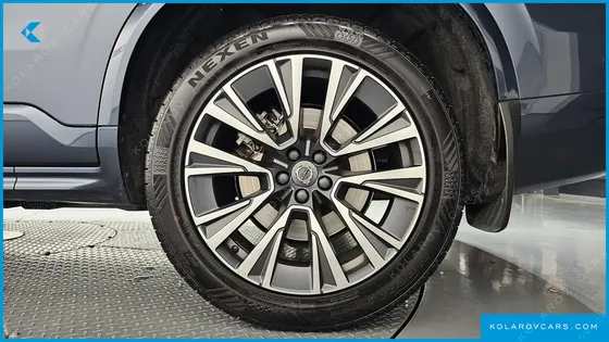 VOLVO XC90 B6 MOMENTUM