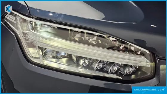 VOLVO XC90 B6 MOMENTUM