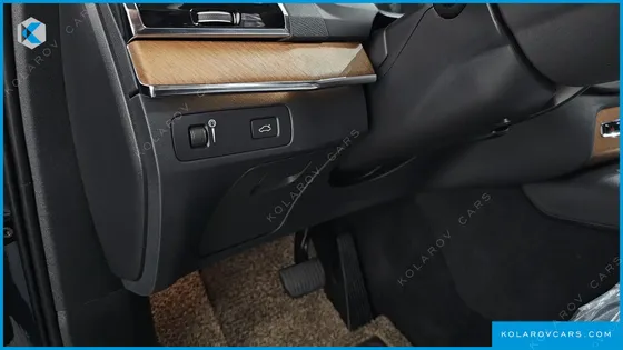VOLVO XC90 B6 MOMENTUM