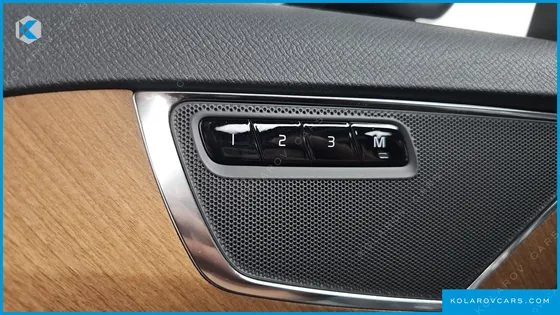 VOLVO XC90 B6 MOMENTUM
