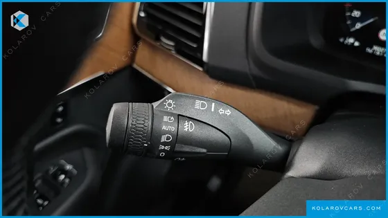VOLVO XC90 B6 MOMENTUM