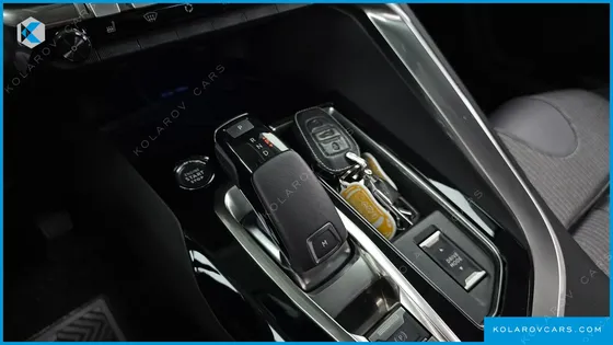 PEUGEOT 5008 1.2 PURE TECH ALLURE