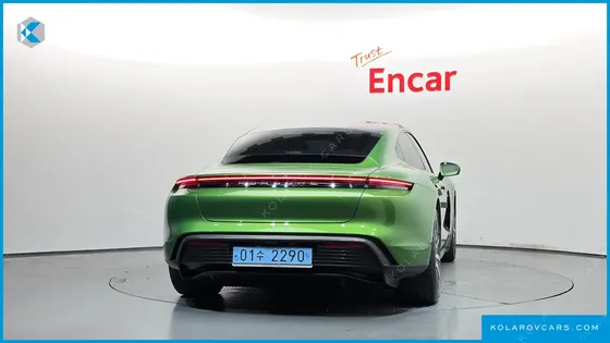 PORSCHE TAYCAN BASE