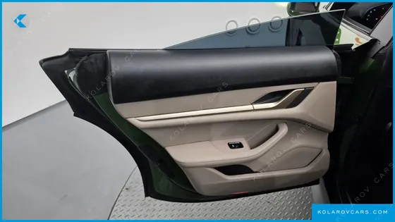 PORSCHE TAYCAN BASE
