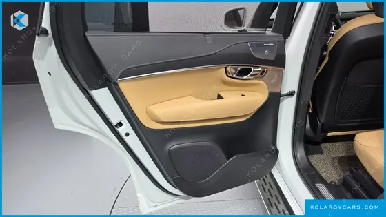 VOLVO XC90 B6 ULTIMATE BRIGHT