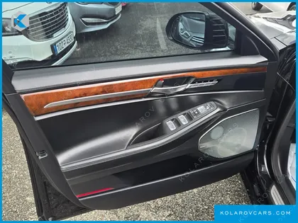 GENESIS EQ900 5.0 GDI AWD LIMOUSINE