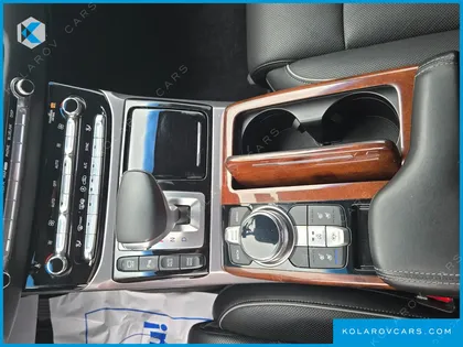 GENESIS EQ900 5.0 GDI AWD LIMOUSINE