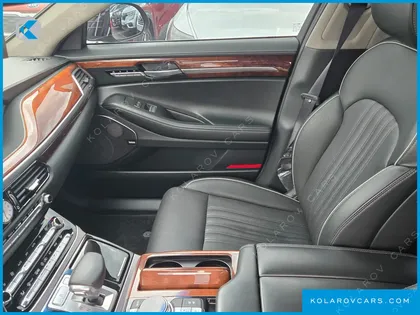 GENESIS EQ900 5.0 GDI AWD LIMOUSINE