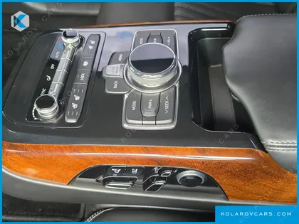 GENESIS EQ900 5.0 GDI AWD LIMOUSINE
