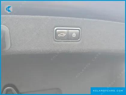 GENESIS EQ900 5.0 GDI AWD LIMOUSINE