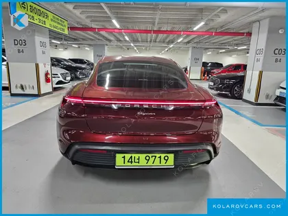 PORSCHE TAYCAN BASE