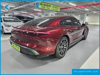 PORSCHE TAYCAN BASE