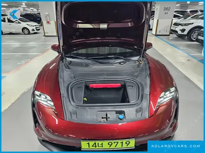 PORSCHE TAYCAN BASE