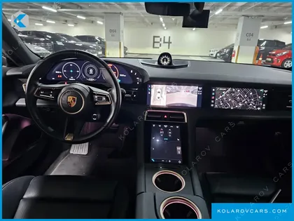 PORSCHE TAYCAN BASE