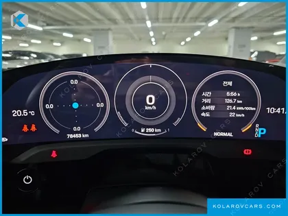 PORSCHE TAYCAN BASE