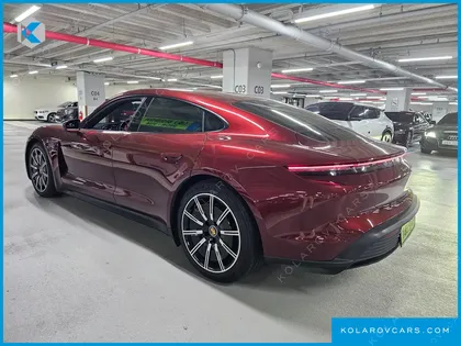 PORSCHE TAYCAN BASE