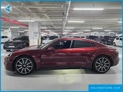 PORSCHE TAYCAN BASE