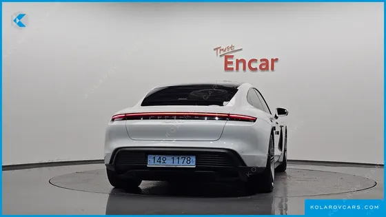 PORSCHE TAYCAN 4S