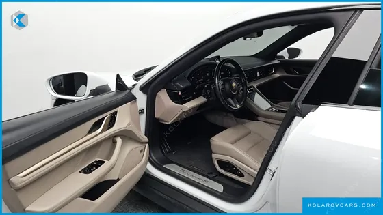 PORSCHE TAYCAN 4S