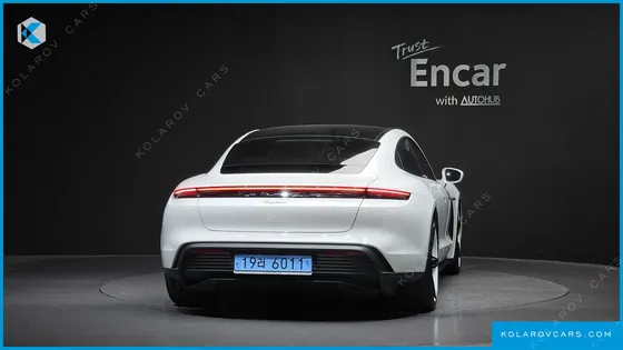 PORSCHE TAYCAN BASE