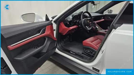 PORSCHE TAYCAN BASE