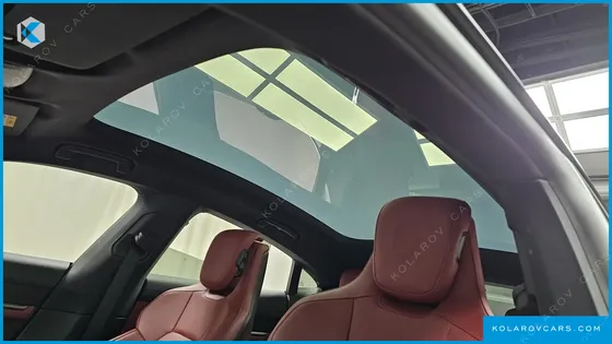 PORSCHE TAYCAN BASE