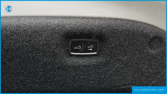 PORSCHE TAYCAN BASE