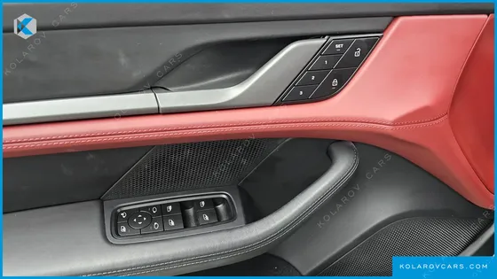 PORSCHE TAYCAN BASE