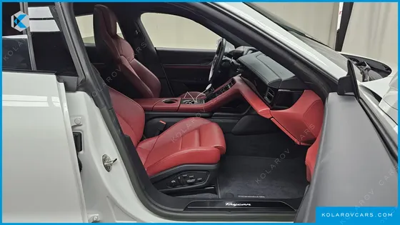 PORSCHE TAYCAN BASE