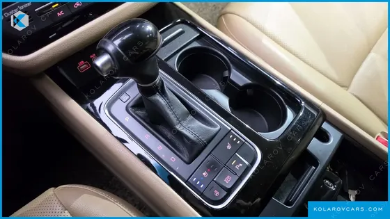 KIA CARNIVAL 9-SEATER PRESTIGE