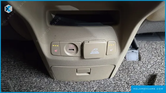 KIA CARNIVAL 9-SEATER PRESTIGE