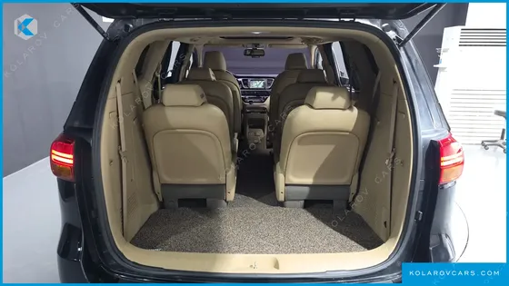 KIA CARNIVAL 9-SEATER PRESTIGE