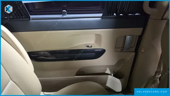 KIA CARNIVAL 9-SEATER PRESTIGE