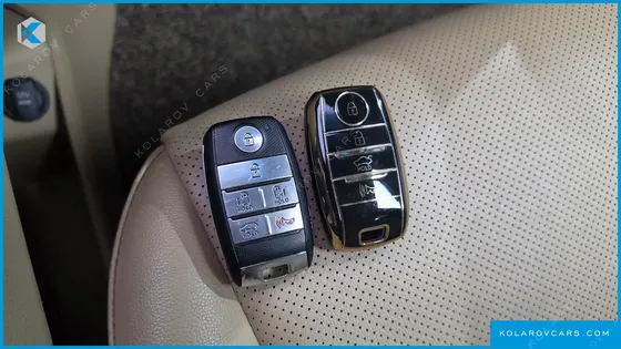 KIA CARNIVAL 9-SEATER PRESTIGE