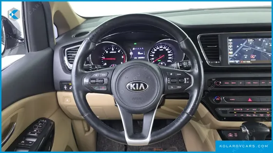 KIA CARNIVAL 9-SEATER PRESTIGE