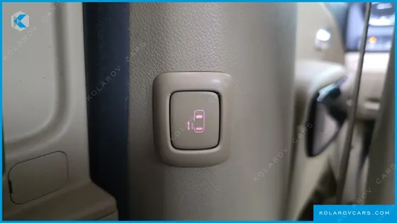 KIA CARNIVAL 9-SEATER PRESTIGE