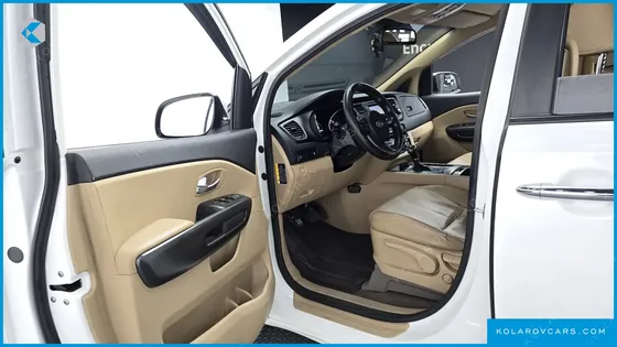 KIA CARNIVAL 9-SEATER LUXURY