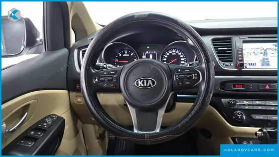 KIA CARNIVAL 9-SEATER LUXURY