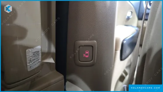 KIA CARNIVAL 9-SEATER LUXURY