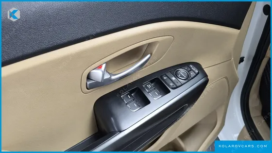 KIA CARNIVAL 9-SEATER LUXURY