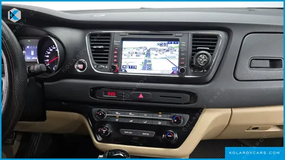 KIA CARNIVAL 9-SEATER LUXURY