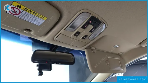 KIA CARNIVAL 9-SEATER LUXURY