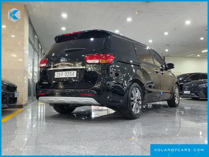 KIA CARNIVAL 9-SEATER NOBLESSE