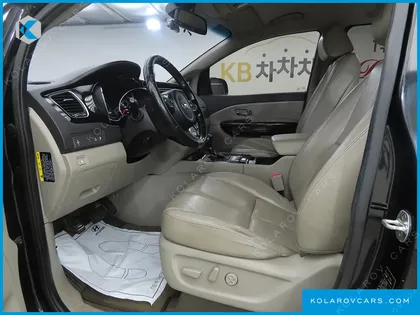 KIA CARNIVAL 9-SEATER NOBLESSE