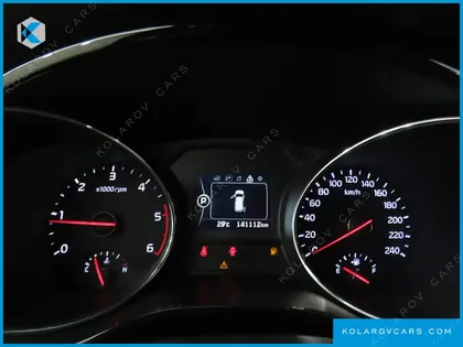 KIA CARNIVAL 9-SEATER NOBLESSE