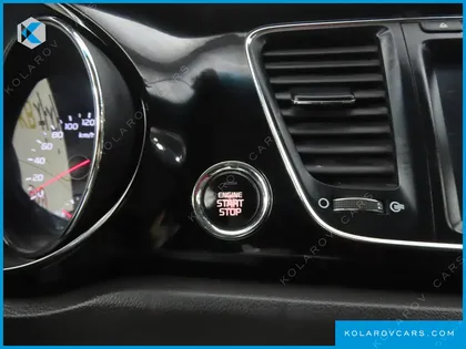 KIA CARNIVAL 9-SEATER NOBLESSE