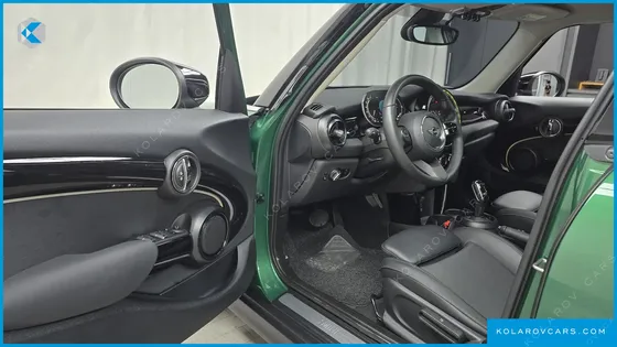 MINI COOPER 5-DOOR CLASSIC PLUS